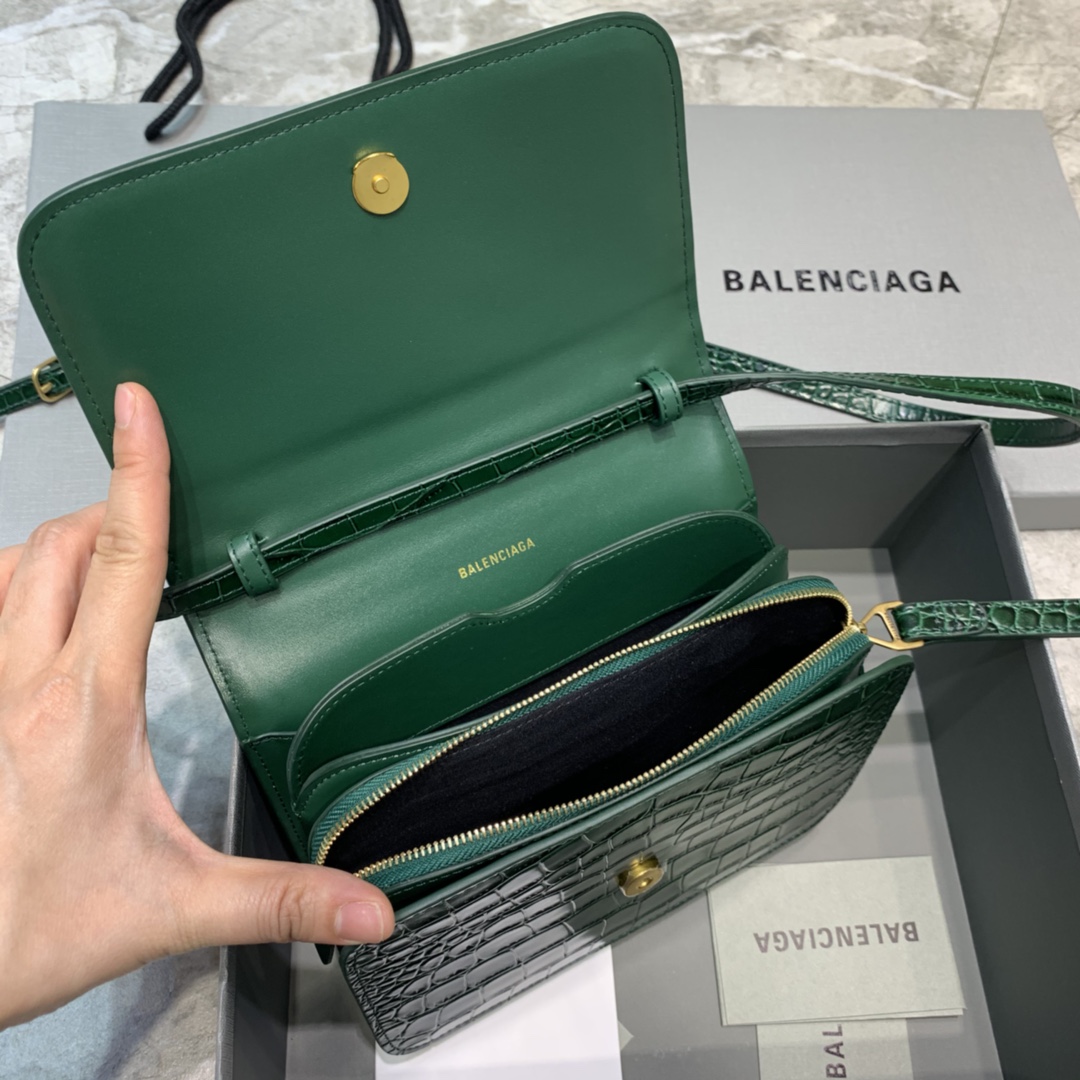 Balenciaga Small Woc Crocodile Embossed Shoulder Bag Green